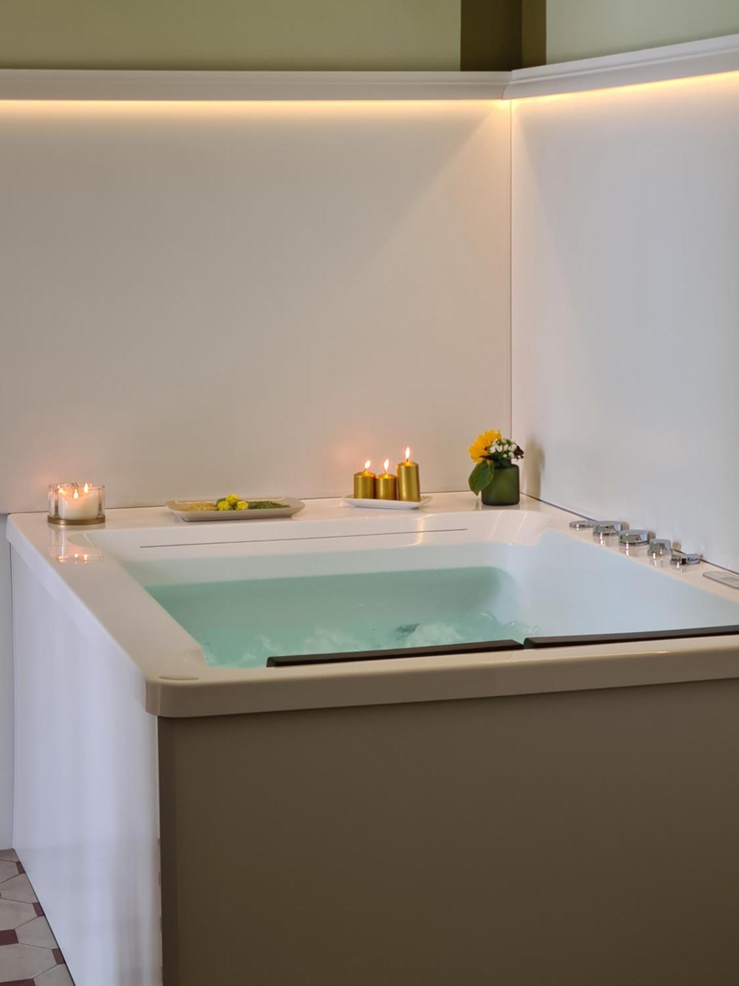 Toscano Palace Luxury Rooms CTA Exterior photo