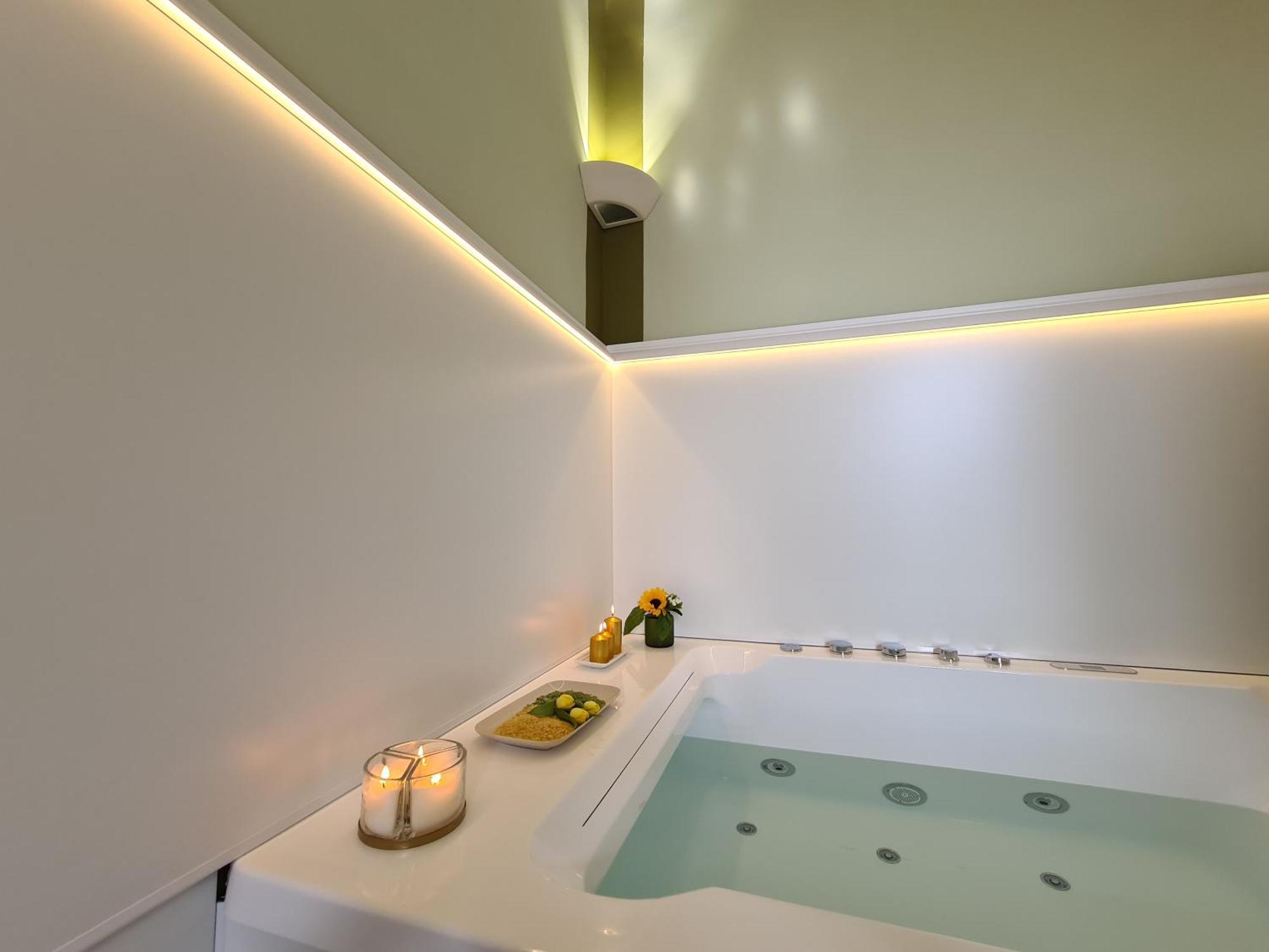 Toscano Palace Luxury Rooms CTA Exterior photo