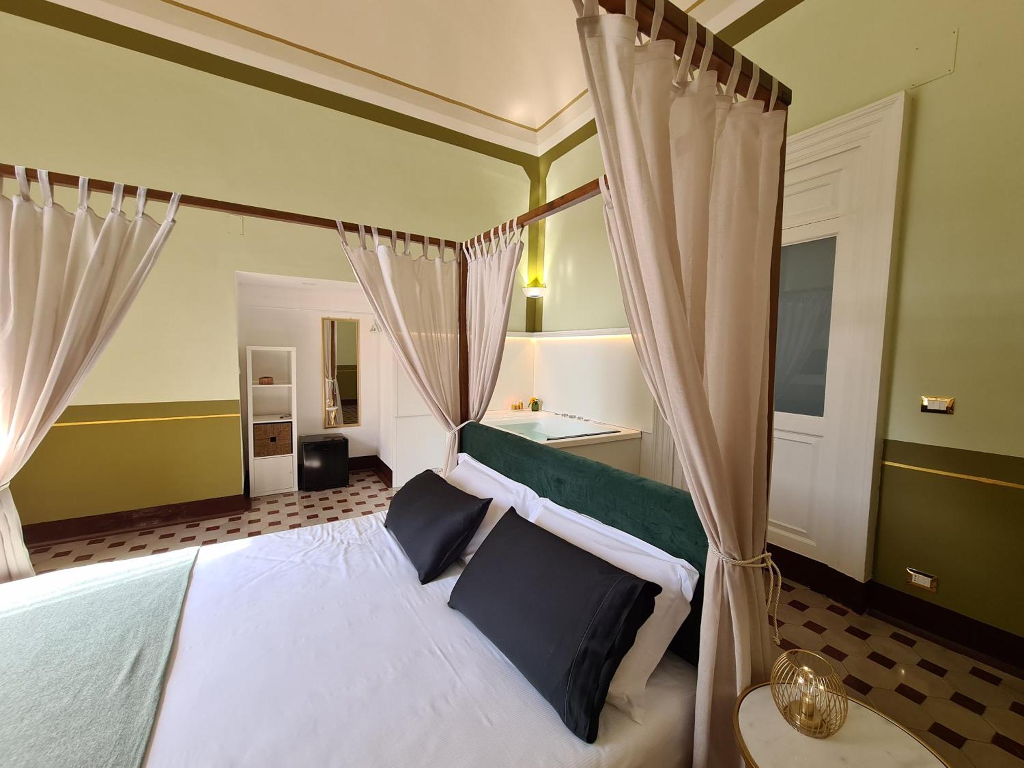 Toscano Palace Luxury Rooms CTA Exterior photo
