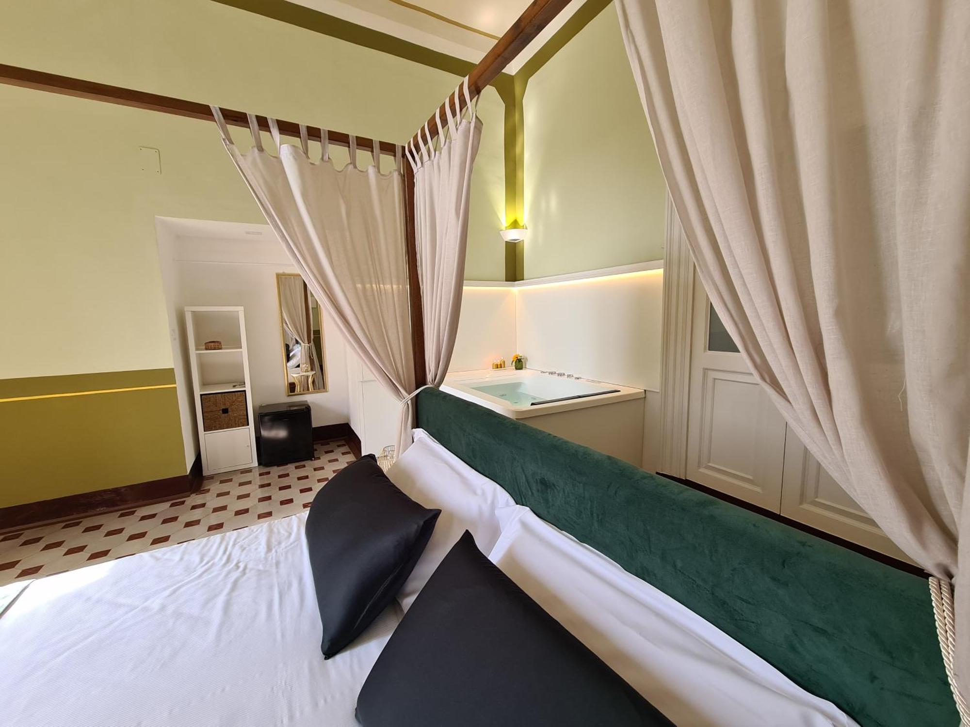 Toscano Palace Luxury Rooms CTA Exterior photo