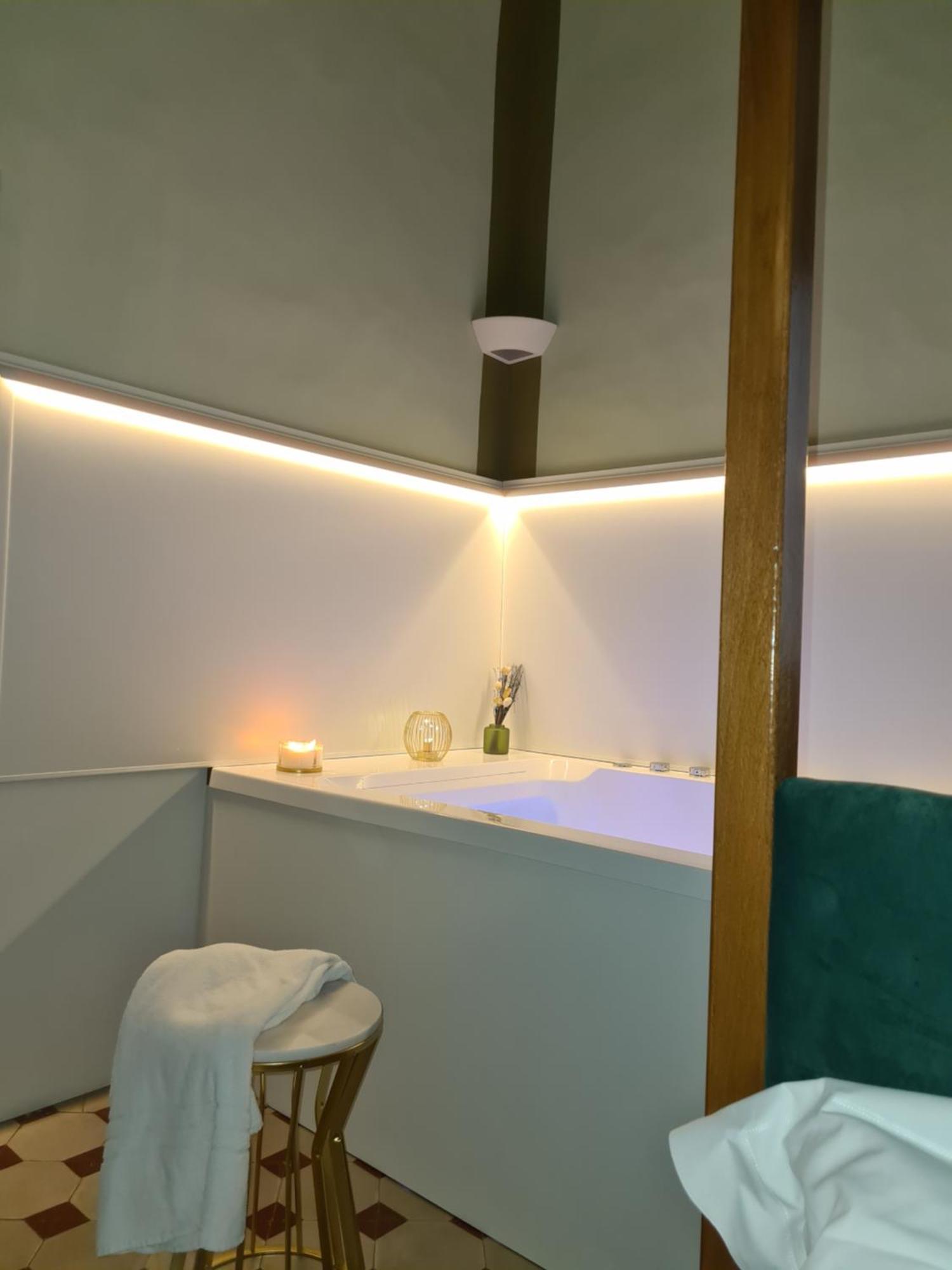 Toscano Palace Luxury Rooms CTA Exterior photo