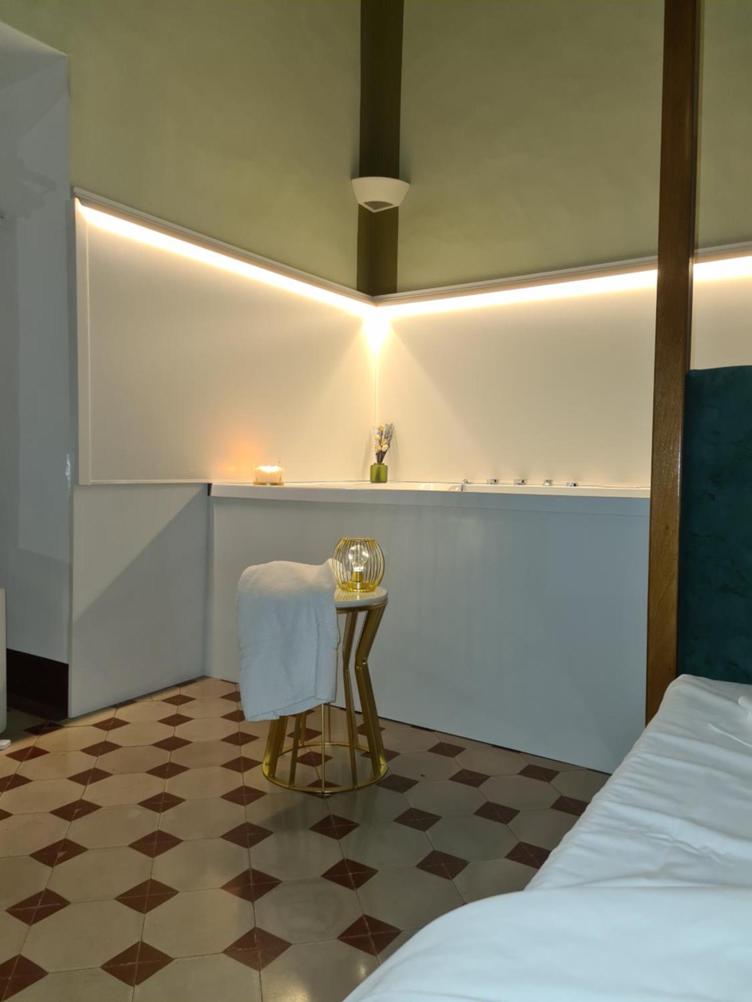Toscano Palace Luxury Rooms CTA Exterior photo